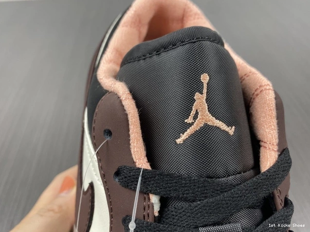1st Kicks Shoes Air 1 Low DC6991-200 Mocha Jordan 0701